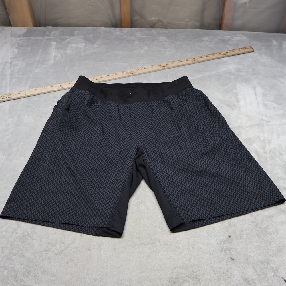 Lululemon Shorts Mens Medium Black Geometric Athletic Running Training Gym 9"